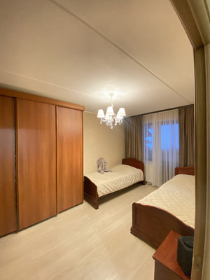 Продам трехкомнатную (3-комн.) квартиру, Кубинка-8 городок, 4, Кубинка г