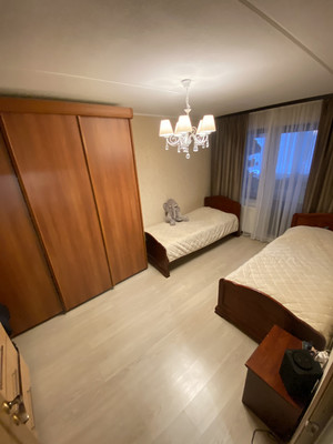 Продам трехкомнатную (3-комн.) квартиру, Кубинка-8 городок, 4, Кубинка г