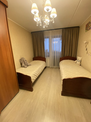 Продам трехкомнатную (3-комн.) квартиру, Кубинка-8 городок, 4, Кубинка г