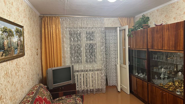 Продам двухкомнатную (2-комн.) квартиру, Железнодорожная ул, 3, Симферополь г