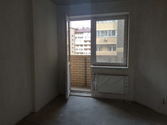 Продам трехкомнатную (3-комн.) квартиру, им. лётчика Позднякова ул, 2к6, Краснодар г