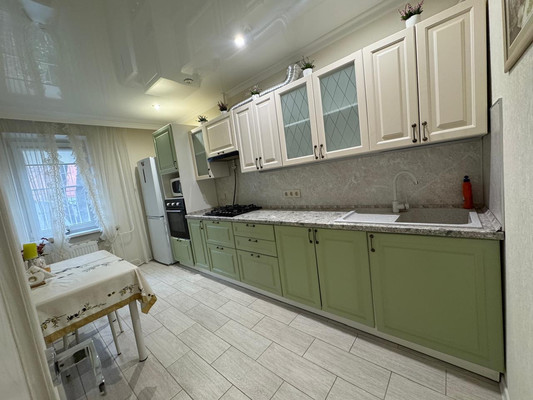 Сдам многокомнатную квартиру, им. Воровского ул, 95, Краснодар г