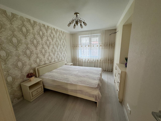 Сдам многокомнатную квартиру, им. Воровского ул, 95, Краснодар г