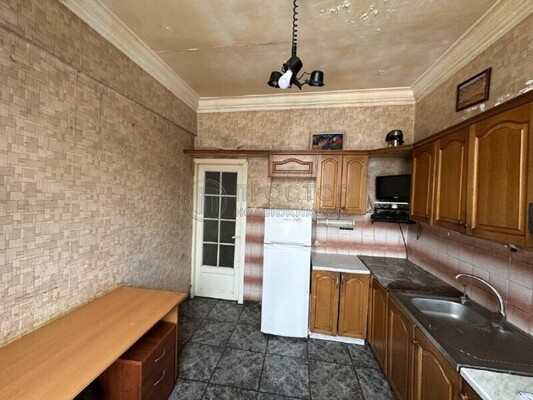 Продам трехкомнатную (3-комн.) квартиру, Трофимова ул, 31, Москва г