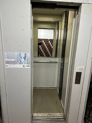 Продам трехкомнатную (3-комн.) квартиру, Трофимова ул, 31, Москва г