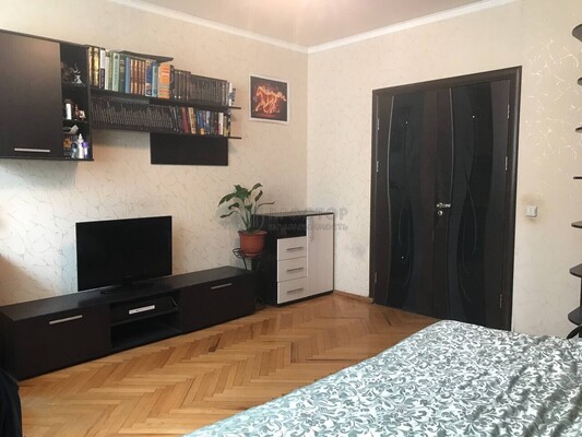 Продам трехкомнатную (3-комн.) квартиру, Керамический проезд, 71к1, Москва г