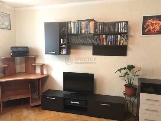 Продам трехкомнатную (3-комн.) квартиру, Керамический проезд, 71к1, Москва г