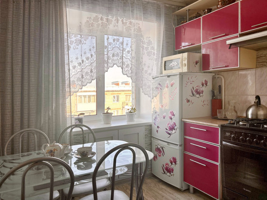 Продам двухкомнатную (2-комн.) квартиру, 50 лет Октября ул, 19, Полазна пгт