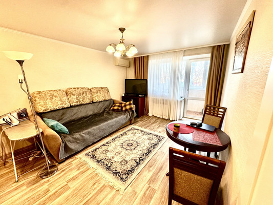 Продам двухкомнатную (2-комн.) квартиру, Чапаева ул, 112, Воронеж г