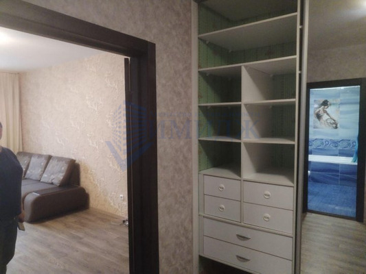 Сдам однокомнатную (1-комн.) квартиру, 40 лет Победы ул, 30Д, Красноярск г