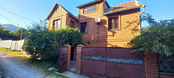 Продам дом, Озерная ул, 4, Кирпичное с, 0 км от города