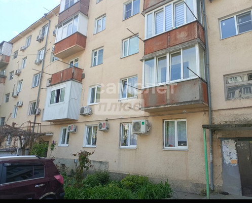 Продам трехкомнатную (3-комн.) квартиру, Горная ул, 1, Агой с