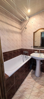 Продам трехкомнатную (3-комн.) квартиру, Горная ул, 1, Агой с