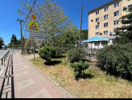 Продам трехкомнатную (3-комн.) квартиру, Горная ул, 1, Агой с