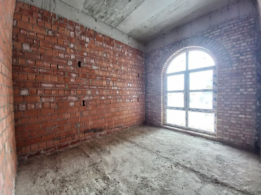 Продам трехкомнатную (3-комн.) квартиру, Атажукина ул, 155к1, Нальчик г