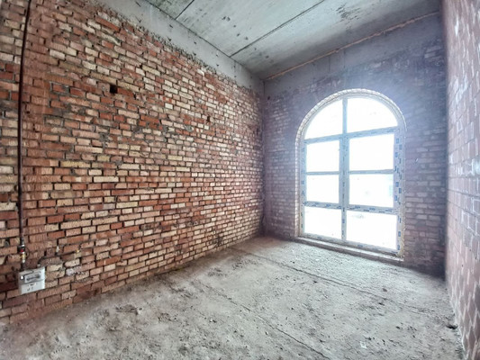 Продам трехкомнатную (3-комн.) квартиру, Атажукина ул, 155к1, Нальчик г