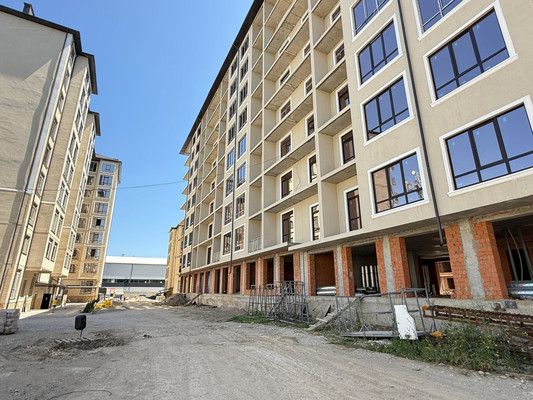 Продам трехкомнатную (3-комн.) квартиру, Ашурова ул, 1, Нальчик г