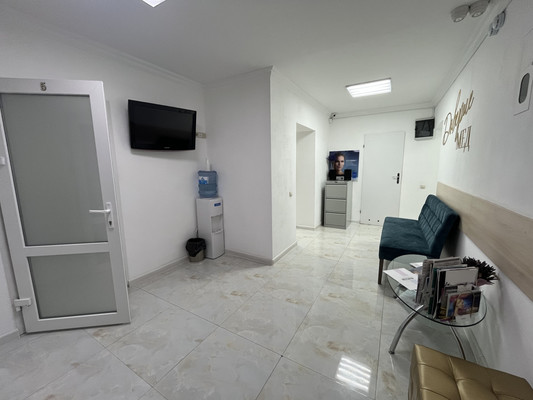 Продам торговое помещение 109 м2, Зеленая ул, 81, Калининград г