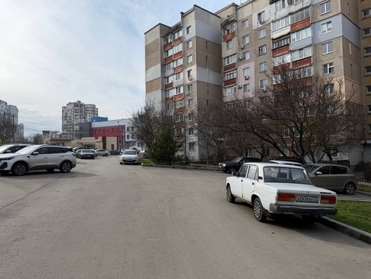 Продам двухкомнатную (2-комн.) квартиру, Балаклавская ул, 97, Симферополь г