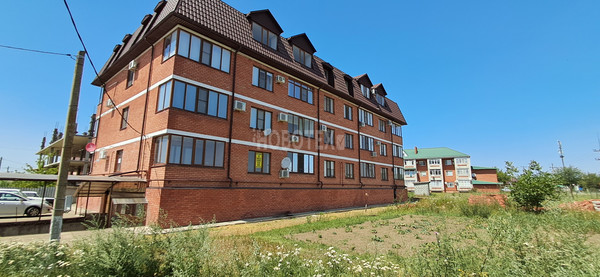 Продам двухкомнатную (2-комн.) квартиру, Набережная ул, 1к6, Каневская ст-ца