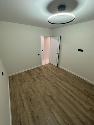 Продам двухкомнатную (2-комн.) квартиру, Кировоградская ул, 24к1, Москва г