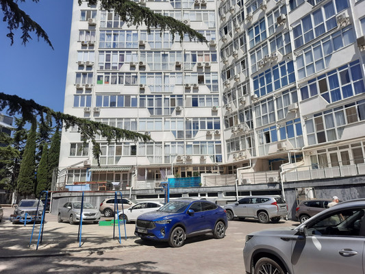 Продам однокомнатную (1-комн.) квартиру, Ревкомовский пер, 4, Алушта г