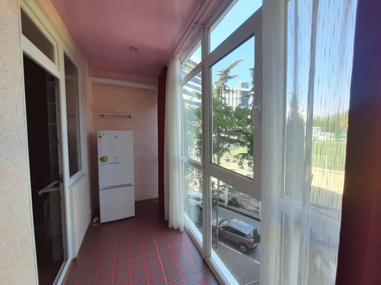 Продам однокомнатную (1-комн.) квартиру, Ревкомовский пер, 4, Алушта г