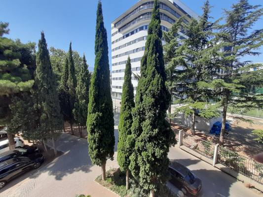 Продам однокомнатную (1-комн.) квартиру, Ревкомовский пер, 4, Алушта г