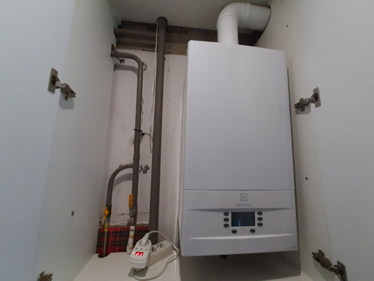 Продам однокомнатную (1-комн.) квартиру, Ревкомовский пер, 4, Алушта г