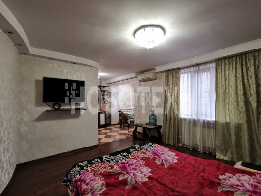 Продам двухкомнатную (2-комн.) квартиру, Ленина ул, 195Б, Горячий Ключ г