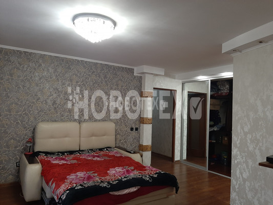 Продам двухкомнатную (2-комн.) квартиру, Ленина ул, 195Б, Горячий Ключ г