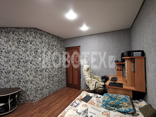 Продам двухкомнатную (2-комн.) квартиру, Ленина ул, 195Б, Горячий Ключ г