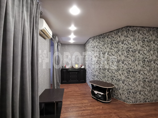 Продам двухкомнатную (2-комн.) квартиру, Ленина ул, 195Б, Горячий Ключ г