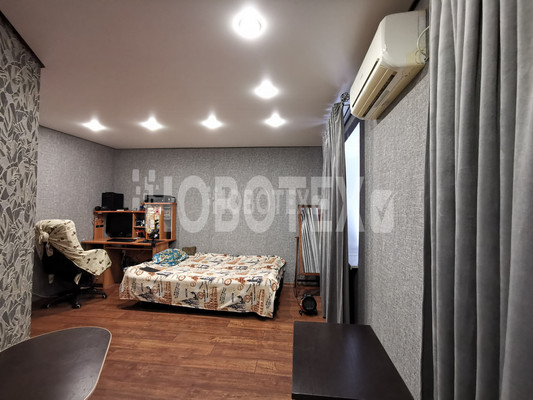 Продам двухкомнатную (2-комн.) квартиру, Ленина ул, 195Б, Горячий Ключ г