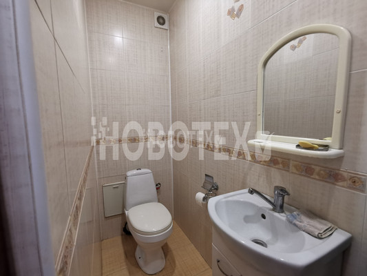 Продам двухкомнатную (2-комн.) квартиру, Ленина ул, 195Б, Горячий Ключ г