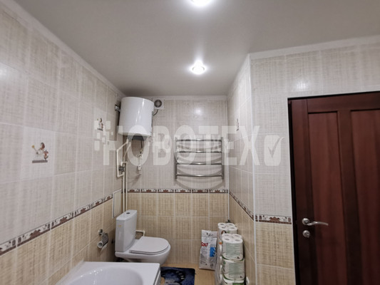 Продам двухкомнатную (2-комн.) квартиру, Ленина ул, 195Б, Горячий Ключ г