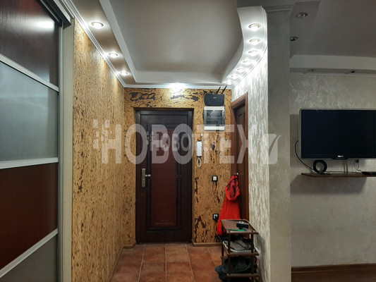 Продам двухкомнатную (2-комн.) квартиру, Ленина ул, 195Б, Горячий Ключ г