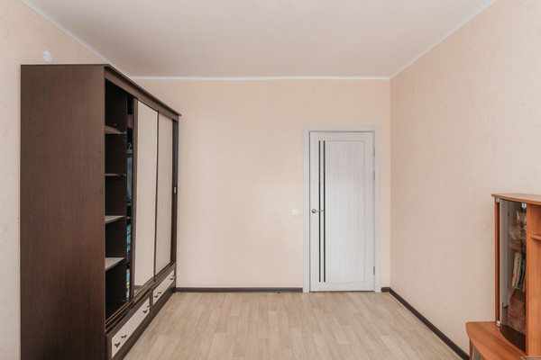 Продам трехкомнатную (3-комн.) квартиру, Строителей ул, 123, Ханты-Мансийск г