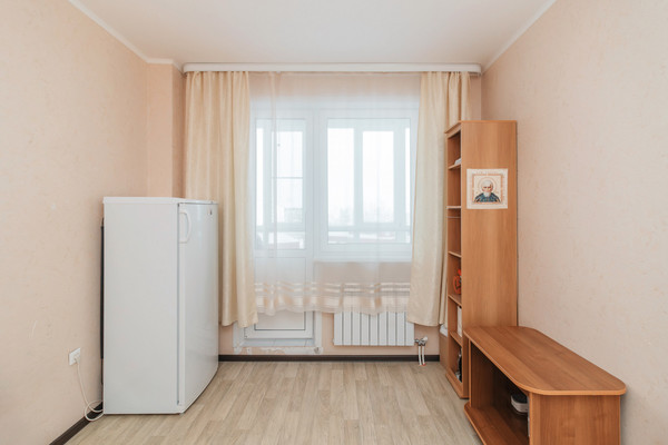 Продам трехкомнатную (3-комн.) квартиру, Строителей ул, 123, Ханты-Мансийск г