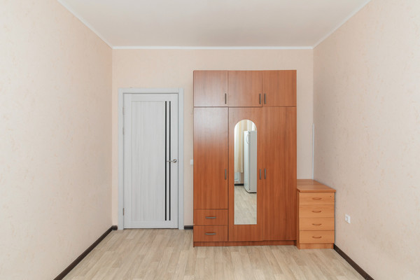 Продам трехкомнатную (3-комн.) квартиру, Строителей ул, 123, Ханты-Мансийск г