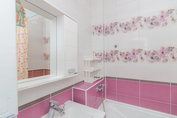 Продам трехкомнатную (3-комн.) квартиру, Строителей ул, 123, Ханты-Мансийск г