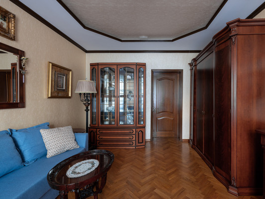 Продам трехкомнатную (3-комн.) квартиру, Ленинский пр-кт, 71, Москва г