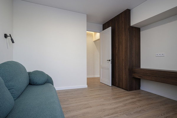 Продам двухкомнатную (2-комн.) квартиру, Болотниковская ул, 1к3, Москва г