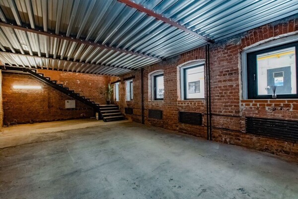 Продам коммерческое помещение 108 м2, Петровка ул, 19с7, Москва г