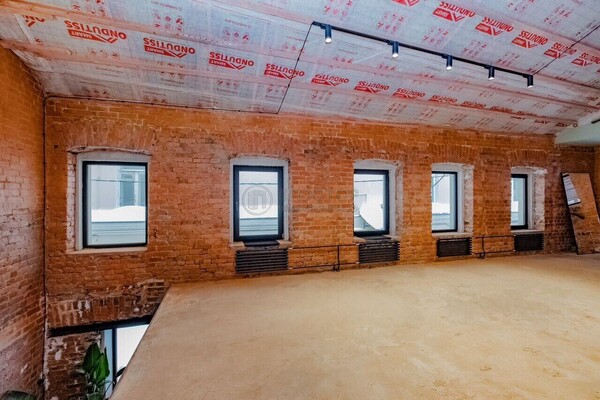 Продам коммерческое помещение 108 м2, Петровка ул, 19с7, Москва г