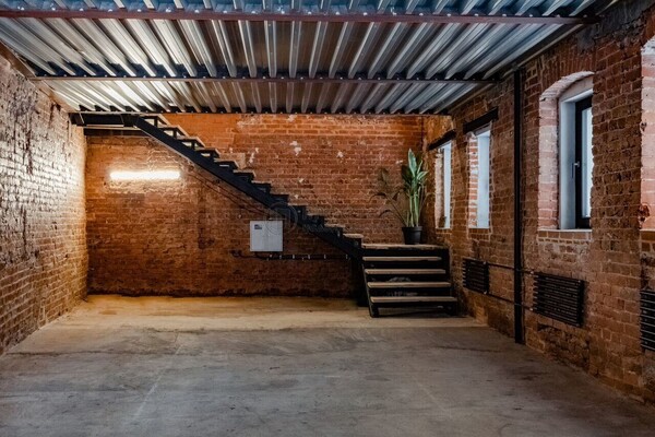 Продам коммерческое помещение 108 м2, Петровка ул, 19с7, Москва г