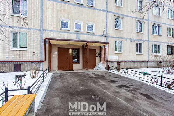 Продам двухкомнатную (2-комн.) квартиру, Загребский б-р, 31к1 стр 1, Санкт-Петербург г