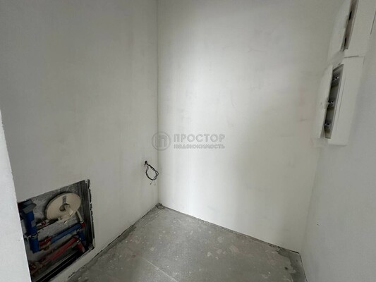 Продам трехкомнатную (3-комн.) квартиру, Ореховый б-р, 24к3, Москва г