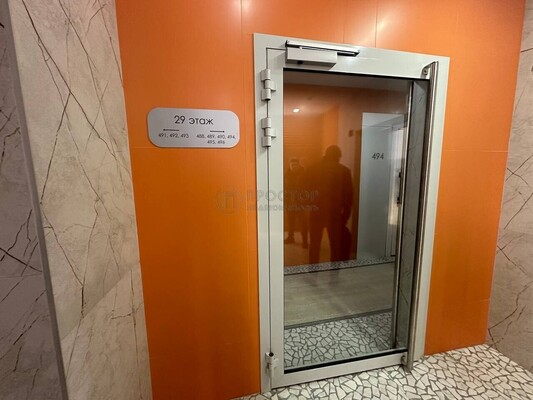 Продам трехкомнатную (3-комн.) квартиру, Ореховый б-р, 24к3, Москва г