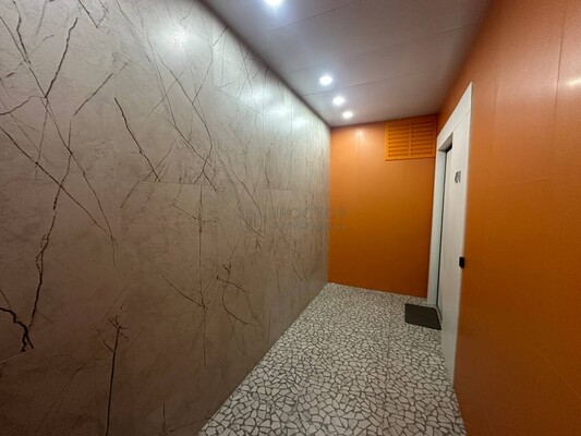 Продам трехкомнатную (3-комн.) квартиру, Ореховый б-р, 24к3, Москва г